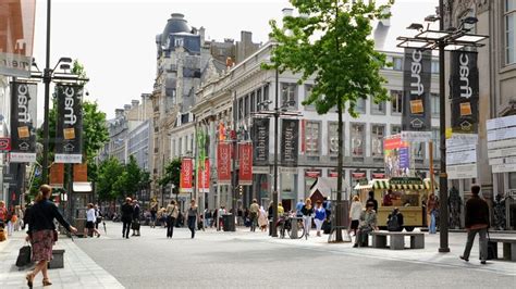 antwerpen shopping sunday.